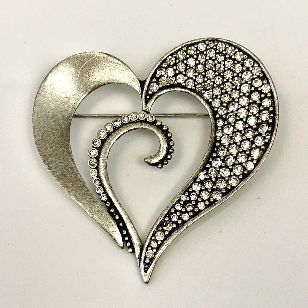 Chico's Silver Heart Pendant Dated 2010 - Picture 1 of 4